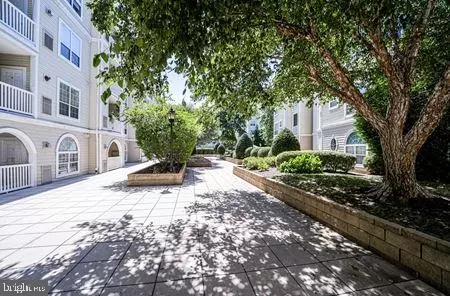 4550 Strutfield Ln #2225, Alexandria, VA 22311