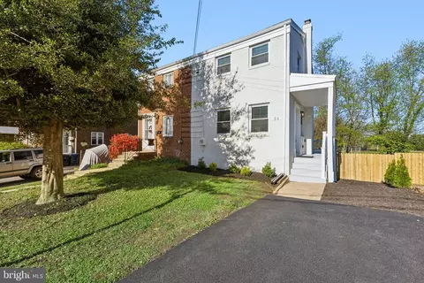 33 Underwood Pl, Alexandria, VA 22304