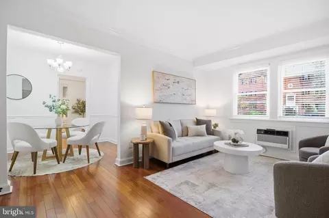 906 S Washington St #105, Alexandria, VA 22314
