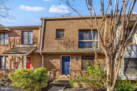 1689 Kenwood Ave, Alexandria, VA 22302