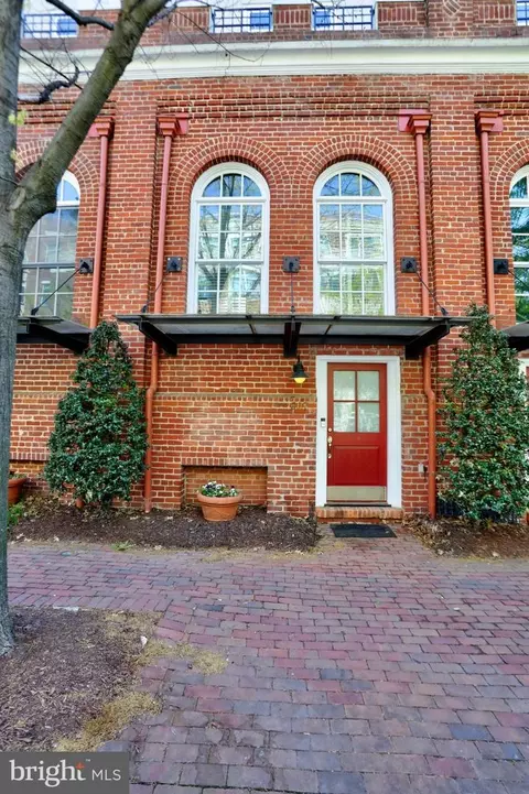 607 N Saint Asaph St, Alexandria, VA 22314