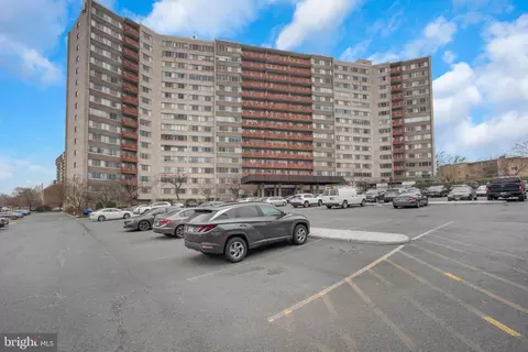 5340 Holmes Run Pkwy #700, Alexandria, VA 22304