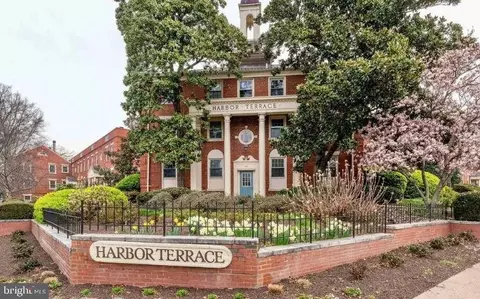 607 Bashford Ln E #3, Alexandria, VA 22314