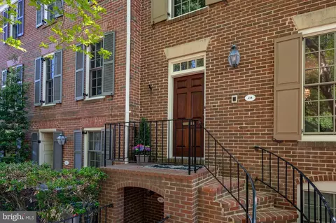 418 N Saint Asaph St N, Alexandria, VA 22314
