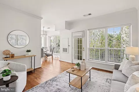 4550 Strutfield Ln #2228, Alexandria, VA 22311