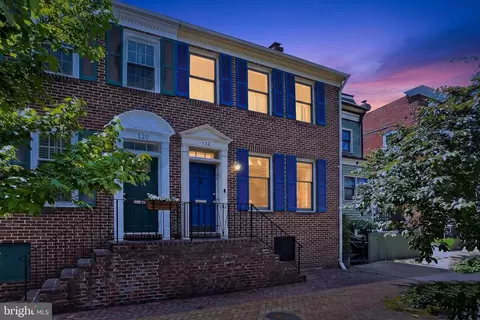 122 N West St, Alexandria, VA 22314