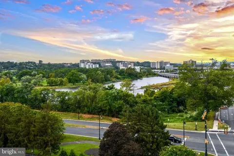 1250 S Washington St #816, Alexandria, VA 22314