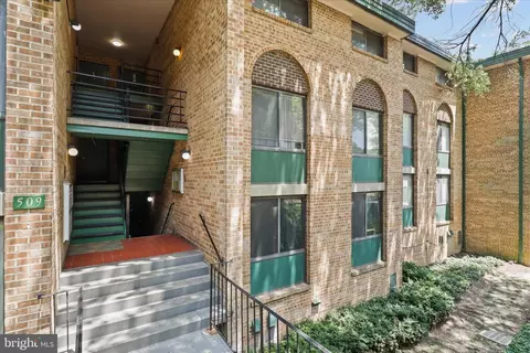 509 N Armistead St #103, Alexandria, VA 22312
