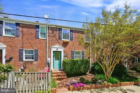 215 Burgess Ave, Alexandria, VA 22305