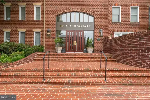 800 S Saint Asaph St #303, Alexandria, VA 22314