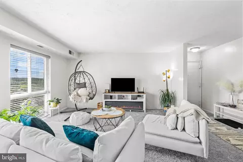 6145 Edsall Rd #M, Alexandria, VA 22304