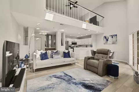 257 S Pickett St #402, Alexandria, VA 22304