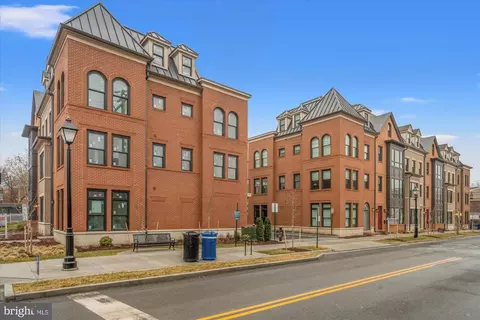 1330 Cameron St, Alexandria, VA 22314