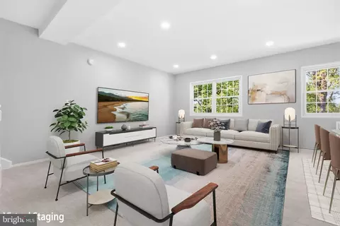 3721 Lyons Ln, Alexandria, VA 22302