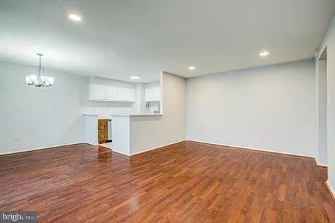 16 S Van Dorn St #604, Alexandria, VA 22304