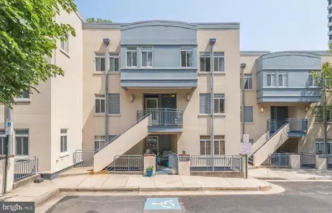 6327 Stevenson Ave #D, Alexandria, VA 22304