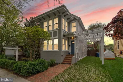123 E Walnut St, Alexandria, VA 22301