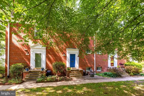 3548 Martha Custis Dr, Alexandria, VA 22302