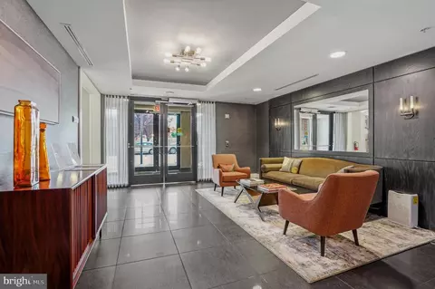 1111 Oronoco St #427, Alexandria, VA 22314