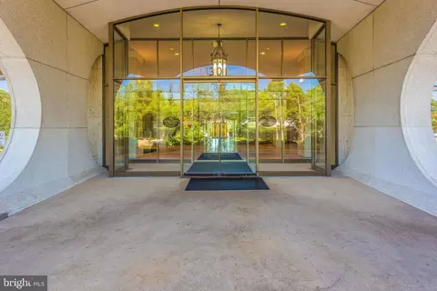 301 N Beauregard St #208, Alexandria, VA 22312