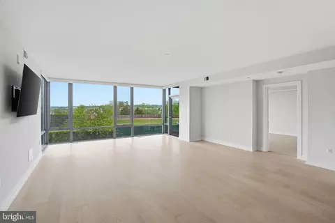 1201 N Royal St #206, Alexandria, VA 22314