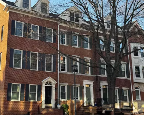 612 N Pitt St, Alexandria, VA 22314