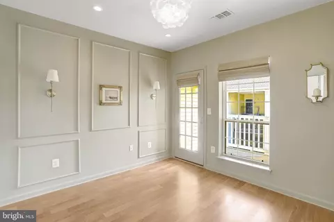 4561 Strutfield Ln #3318, Alexandria, VA 22311