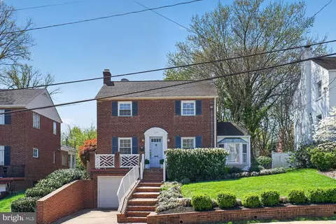 1210 W Braddock Rd, Alexandria, VA 22302