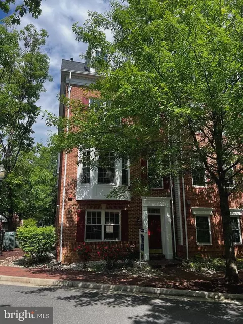 120 Martin Ln, Alexandria, VA 22304
