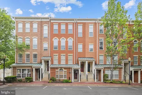 199 Martin Ln, Alexandria, VA 22304