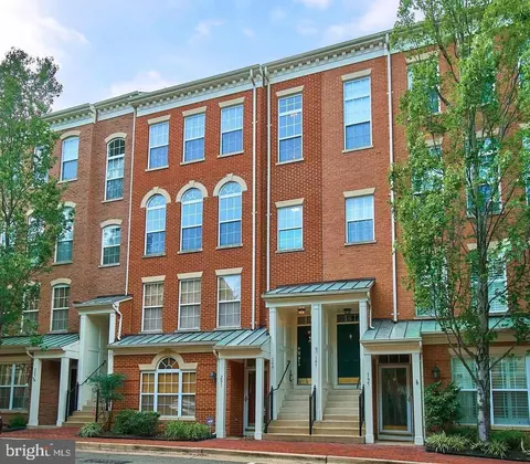 199 Martin Ln, Alexandria, VA 22304