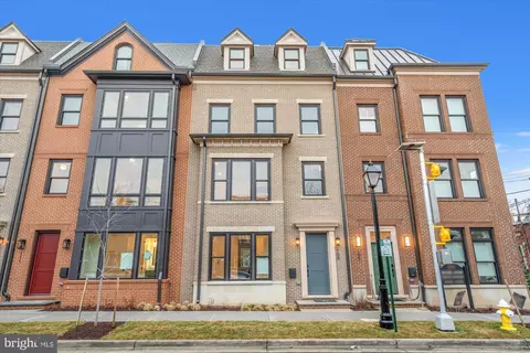 107 N West St, Alexandria, VA 22314