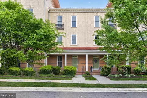 2413 Conoy St, Alexandria, VA 22301