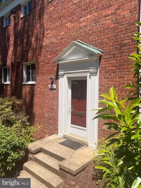 3304 Gunston Rd, Alexandria, VA 22302