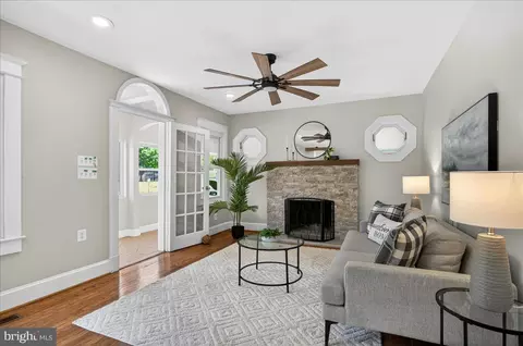 4448 W Braddock Rd, Alexandria, VA 22304