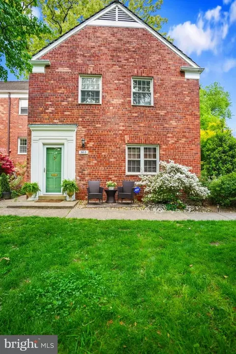 3613 Gunston Rd, Alexandria, VA 22302