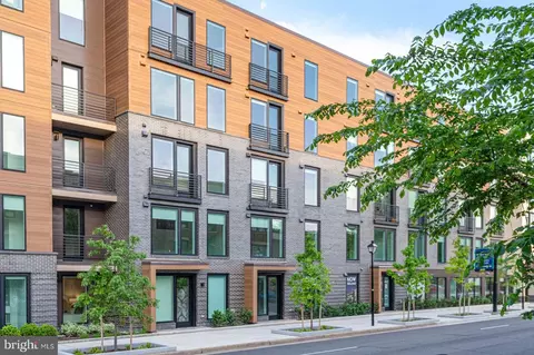 701 N Henry St #312, Alexandria, VA 22314