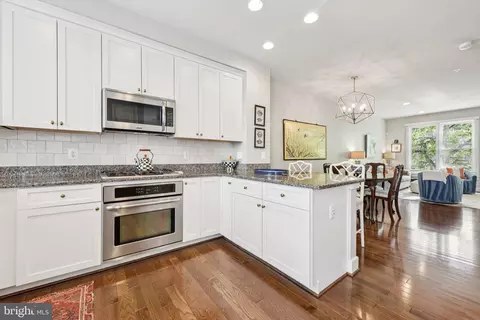 832 Snowden Hallowell Way, Alexandria, VA 22314