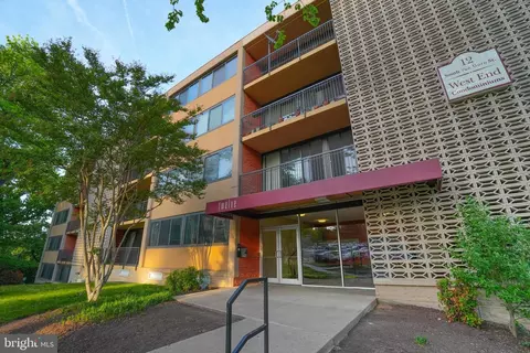 12 S Van Dorn St #104, Alexandria, VA 22304