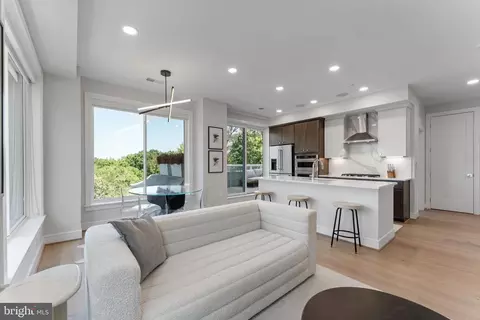 635 Slaters Ln #306, Alexandria, VA 22314