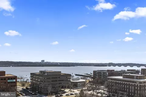801 N Pitt St #1208, Alexandria, VA 22314