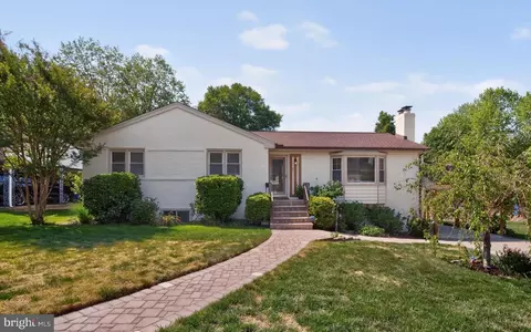 4320 Loyola Ave, Alexandria, VA 22304