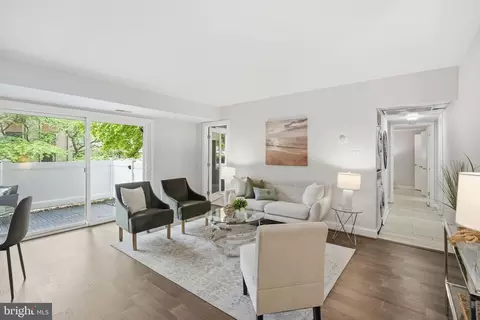 3310 S 28th St S #102, Alexandria, VA 22302