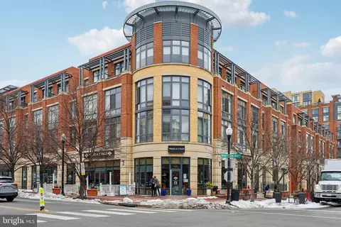 520 John Carlyle St #432, Alexandria, VA 22314