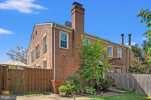 912 Bernard St, Alexandria, VA 22314