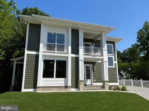 132 N Earley St, Alexandria, VA 22304