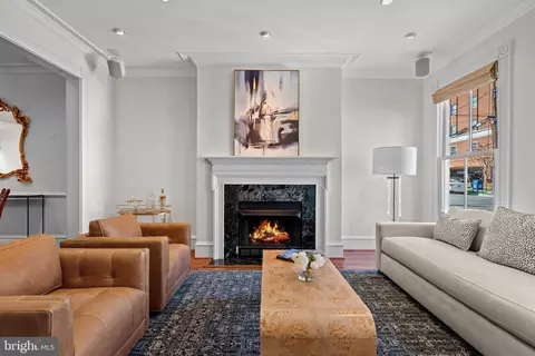 128 Queen St, Alexandria, VA 22314