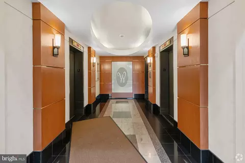 307 Yoakum Pkwy #920, Alexandria, VA 22304
