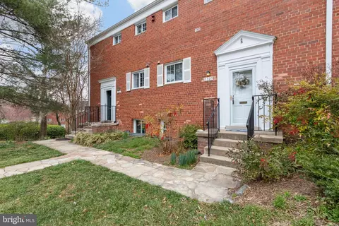 3307 Martha Custis Dr, Alexandria, VA 22302