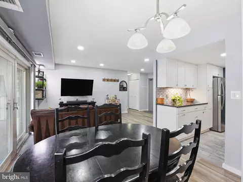 5250 Valley Forge Dr #109, Alexandria, VA 22304